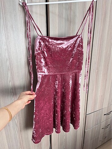 Forever 21 Gece elbisesi kadife pudra