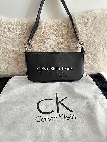  Beden Calvin Klein Çanta