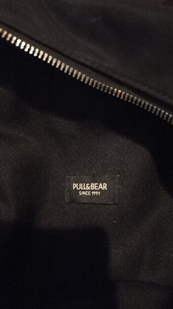  Beden Pull and bear sırt çantası siyah 