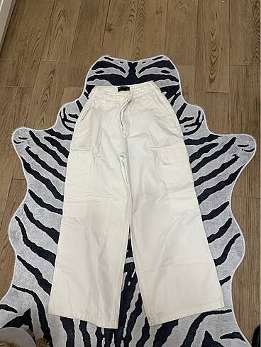 Beyaz kargo pantalon