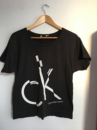 Calvin klein tshirt