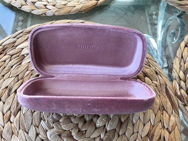 Miu Miu #miumiu #gözlükkutusu