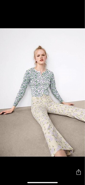 Zara çiçek desenli pantolon