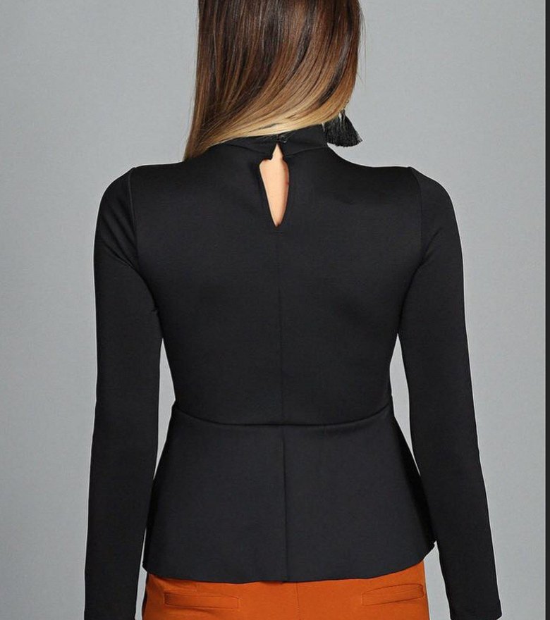 Düğmeli Siyah Boğazlı Kadın Bluz - Görsel 3