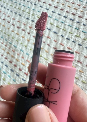 Beden pembe Renk NARS Dolce Vita Ruj