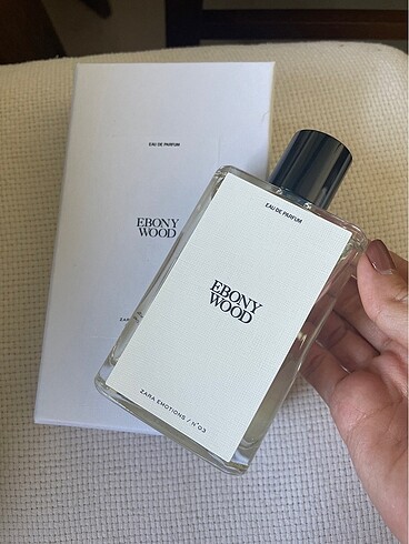 Zara Ebony Wood parfüm