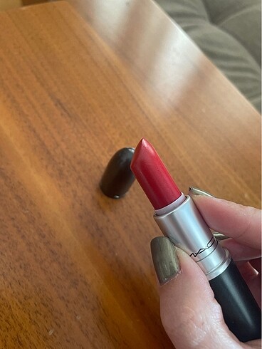 MAC Mac lady bug ruj