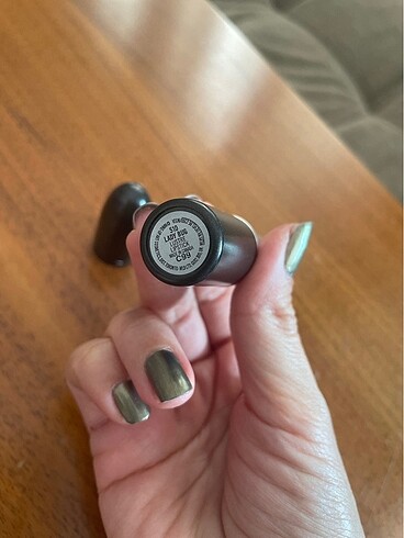  Beden Mac lady bug ruj