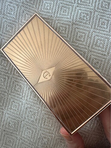 Charlotte Tilbury bronze and glow palet