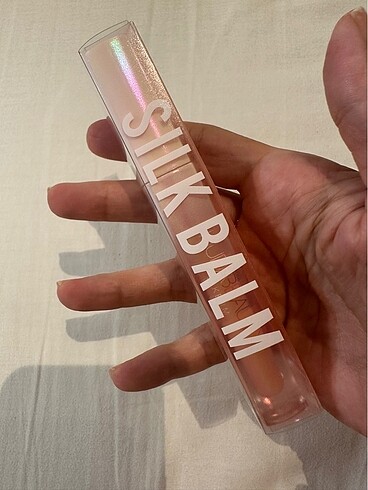Huda lip mask