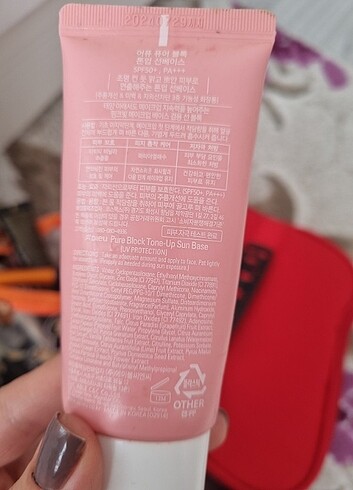 Missha pure black renkli gunes kremi