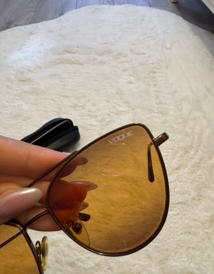 Vogue Minimalist Kadın Güneş Gözlüğü - Görsel 3