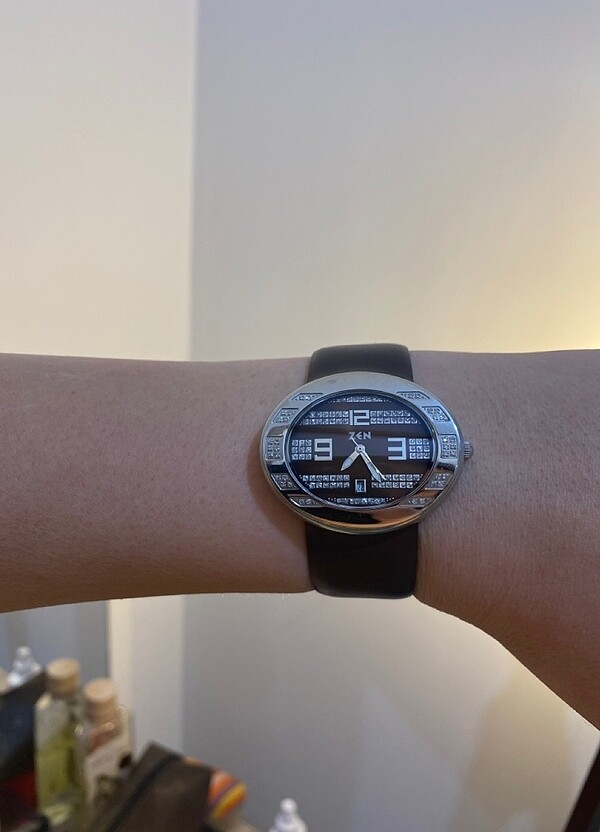 Zen Diamond- Pırlanta taşlı saattir. - Görsel 4