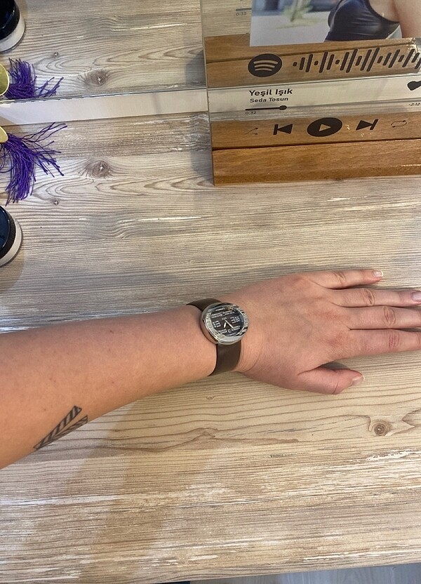 Zen Diamond- Pırlanta taşlı saattir. - Görsel 2