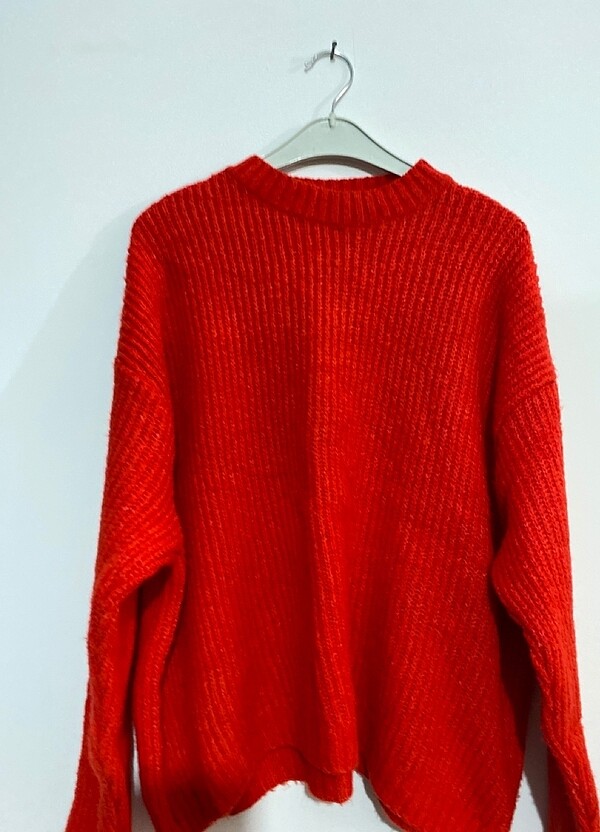 Ateş kırmızısı salaş kazak- bedeni salaş, her bedene uygun. - Görsel 3