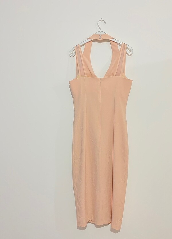 Göğüs desteklidir, sütyensiz giyilir, göğüsleri dolgun gösterir. - Görsel 3