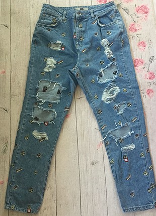 Topshop Nakışlı yırtık kot. Yeni.