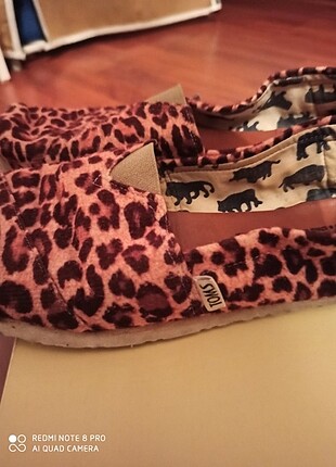 38 Beden siyah Renk Toms 