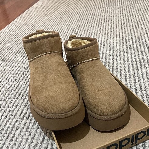 Ugg Ugg Bot