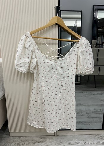 Beyaz Mini Çiçekli Elbise