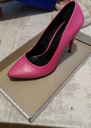 Pembe Kadın Stiletto Topuklu Ayakkabı