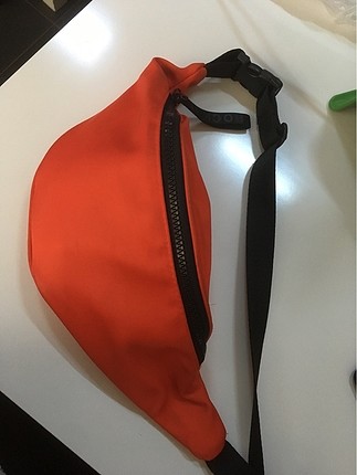 Bershka bel cantası