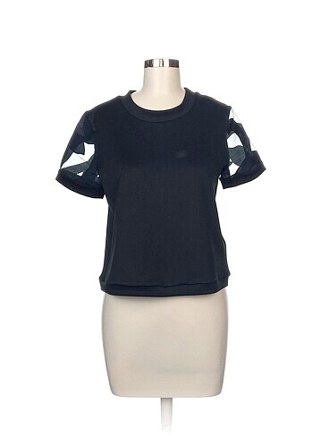 Gusto Bluz %70 İndirimli.
