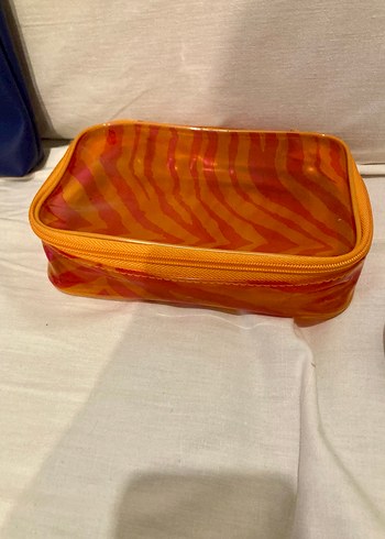 Clinique  Fermuarlı Makyaj Çantası - Görsel 2