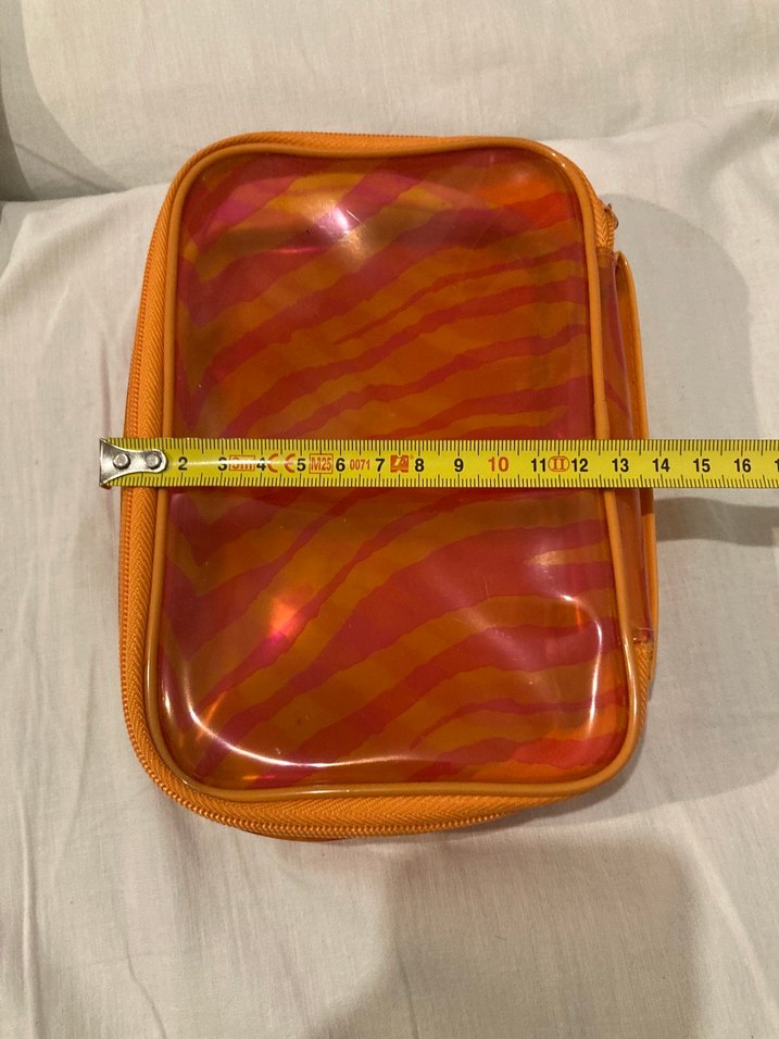 Clinique  Fermuarlı Makyaj Çantası - Görsel 4