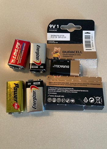 Altın Renkli 9V Duracell Pil