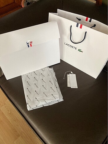 Lacoste hediye takim