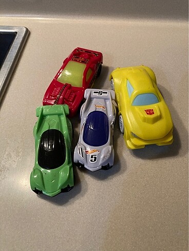 Beden Renk Hot wheels 4 ad araba fiyatı
