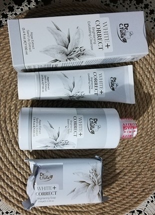 Farmasi beyazlatıcı ve aydınlatıcı set