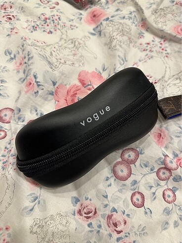 Vogue güneş gözlüğü