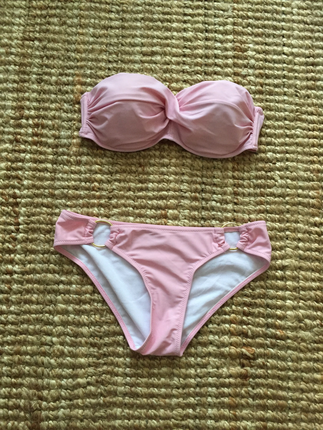 Pembe Bikini