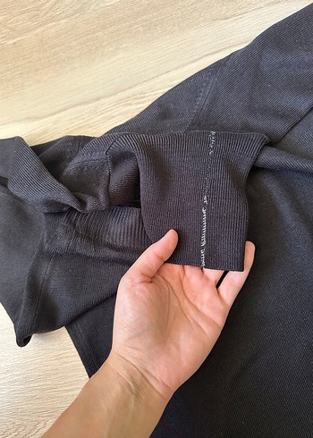 Zara Siyah Boğazlı Rahat Kesim Kadın Kazak