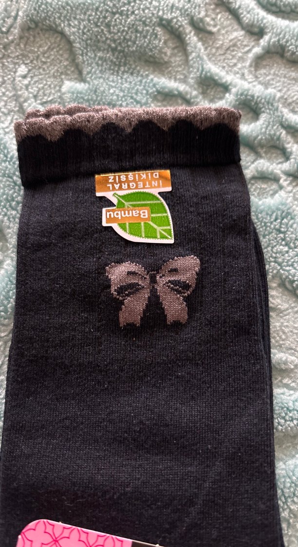 Fiyonk desenli bambu dikişsiz çorap - Görsel 2