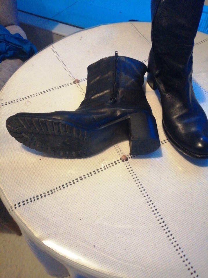 Siyah Deri Tokalı Kadın Bot - Görsel 3