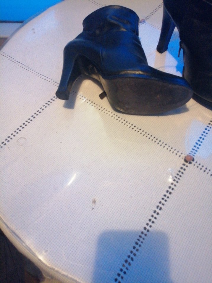 Kadın Siyah Deri Topuklu Bot - Görsel 3