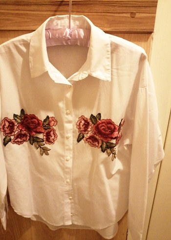 Nakışlı Beyaz Pamuklu Uzun Kollu Kadın Gömlek - Görsel 2