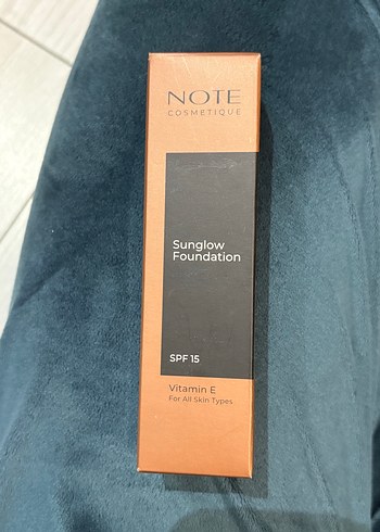 Note Cosmetics Sunglow Fondöten SPF 15 - 20 Orta - Görsel 2