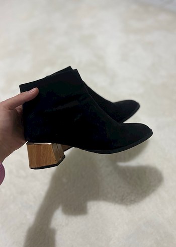 Siyah Süet Kürklü Kadın topuklu Bot - Görsel 2