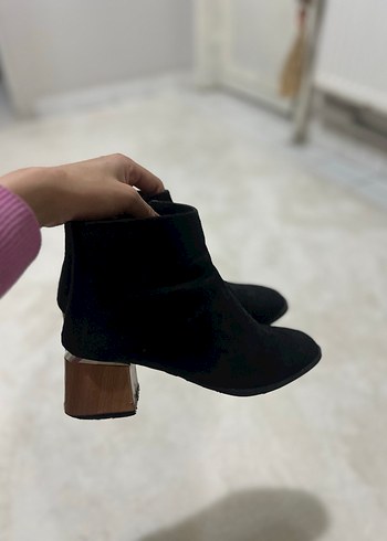 Siyah Süet Kürklü Kadın topuklu Bot - Görsel 3