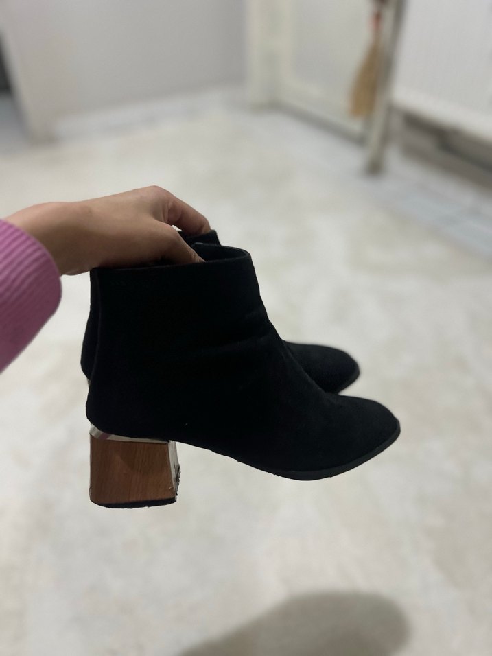 Siyah Süet Kürklü Kadın topuklu Bot - Görsel 3