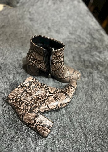 Yılan desenli pudra kahve tonunda bot orijinal gerçek deri - Görsel 5
