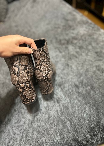 Yılan desenli pudra kahve tonunda bot orijinal gerçek deri - Görsel 3