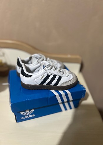 Adidas 22