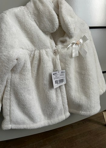 Kız Çocuk Beyaz Peluş Ceket - Görsel 3