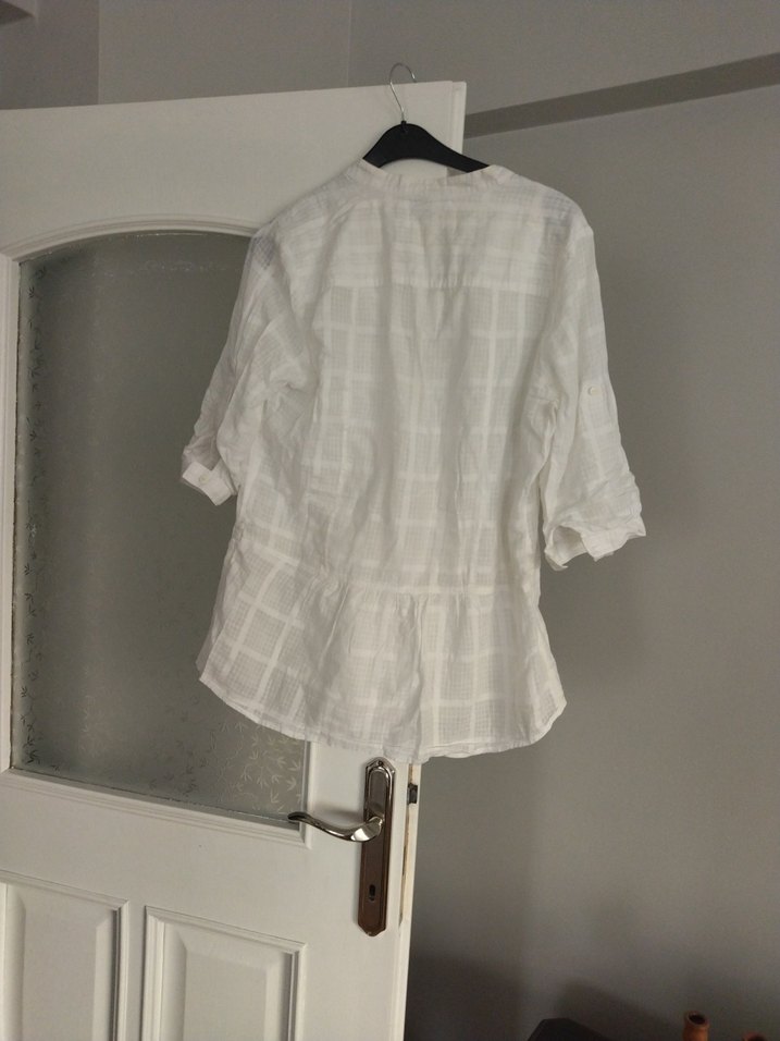 Düğmeli Kısa Kollu Beyaz Keten Gömlek - Görsel 3