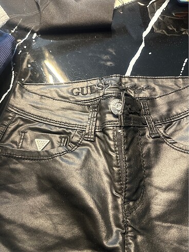 Guess 8 yaş guess parlak mum pantolon